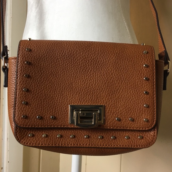 White House black market crossover bag! - Picture 5 of 8